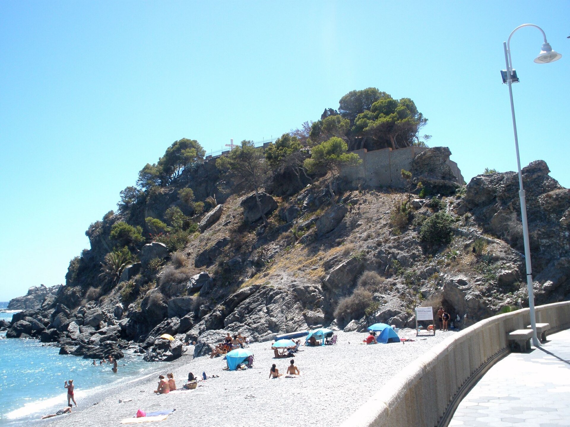 Peñón del Santo sedd från stranden