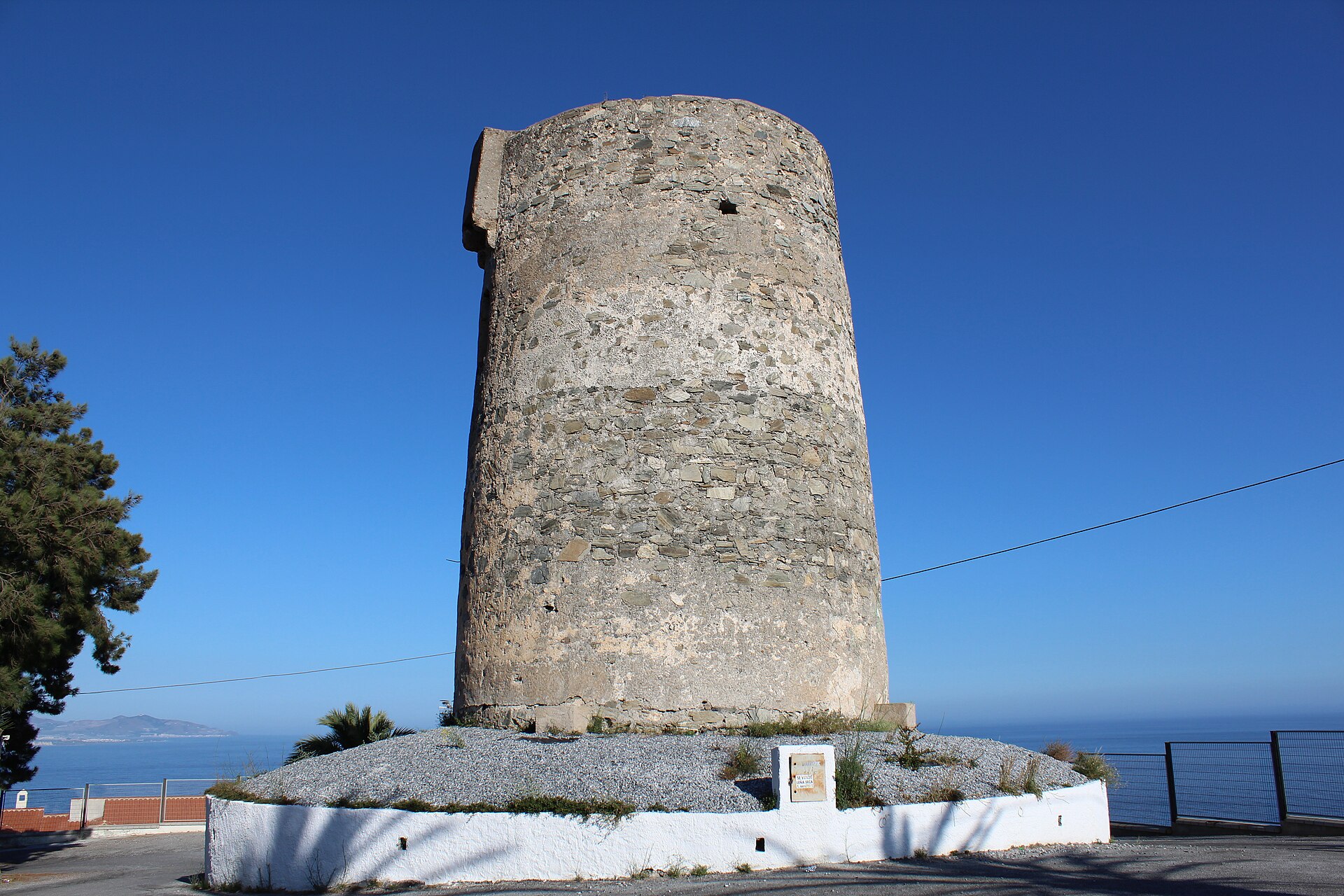Torre de Velilla – vagttårnet tæt på Playa Tropical