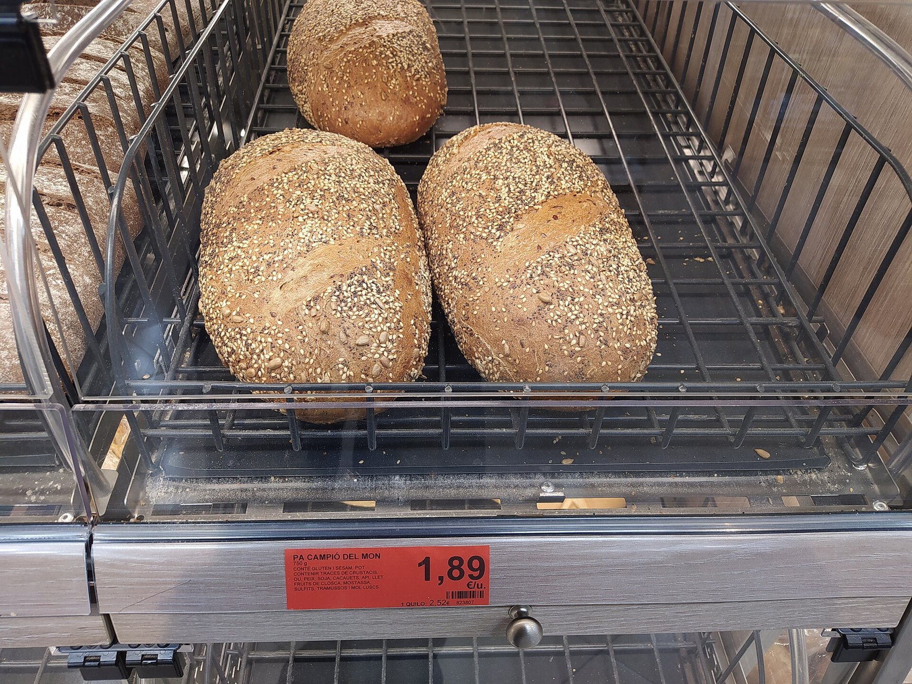 Frisch gebackenes Brot aus der hauseigenen Bäckerei