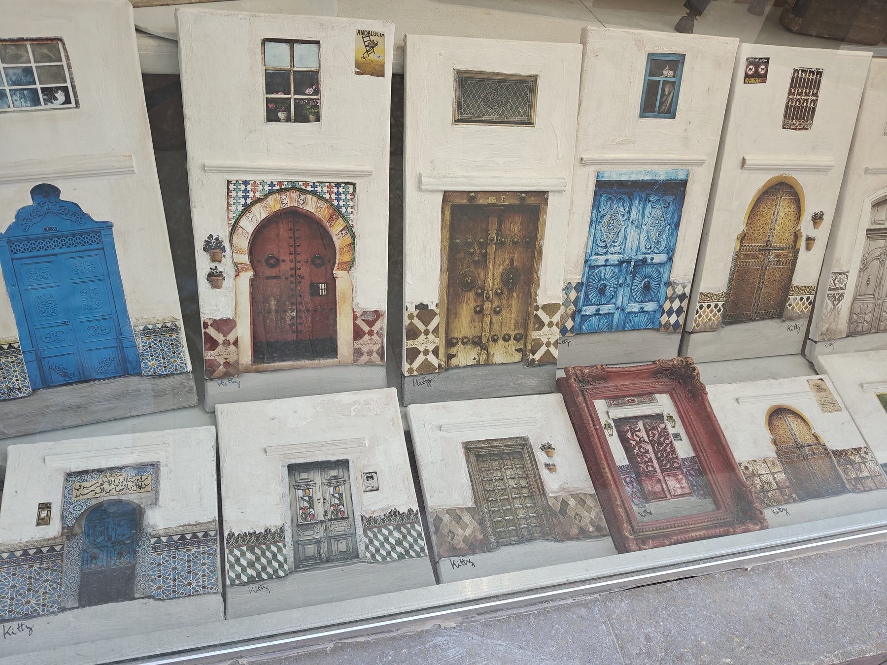 Malede døre – lokal kunst