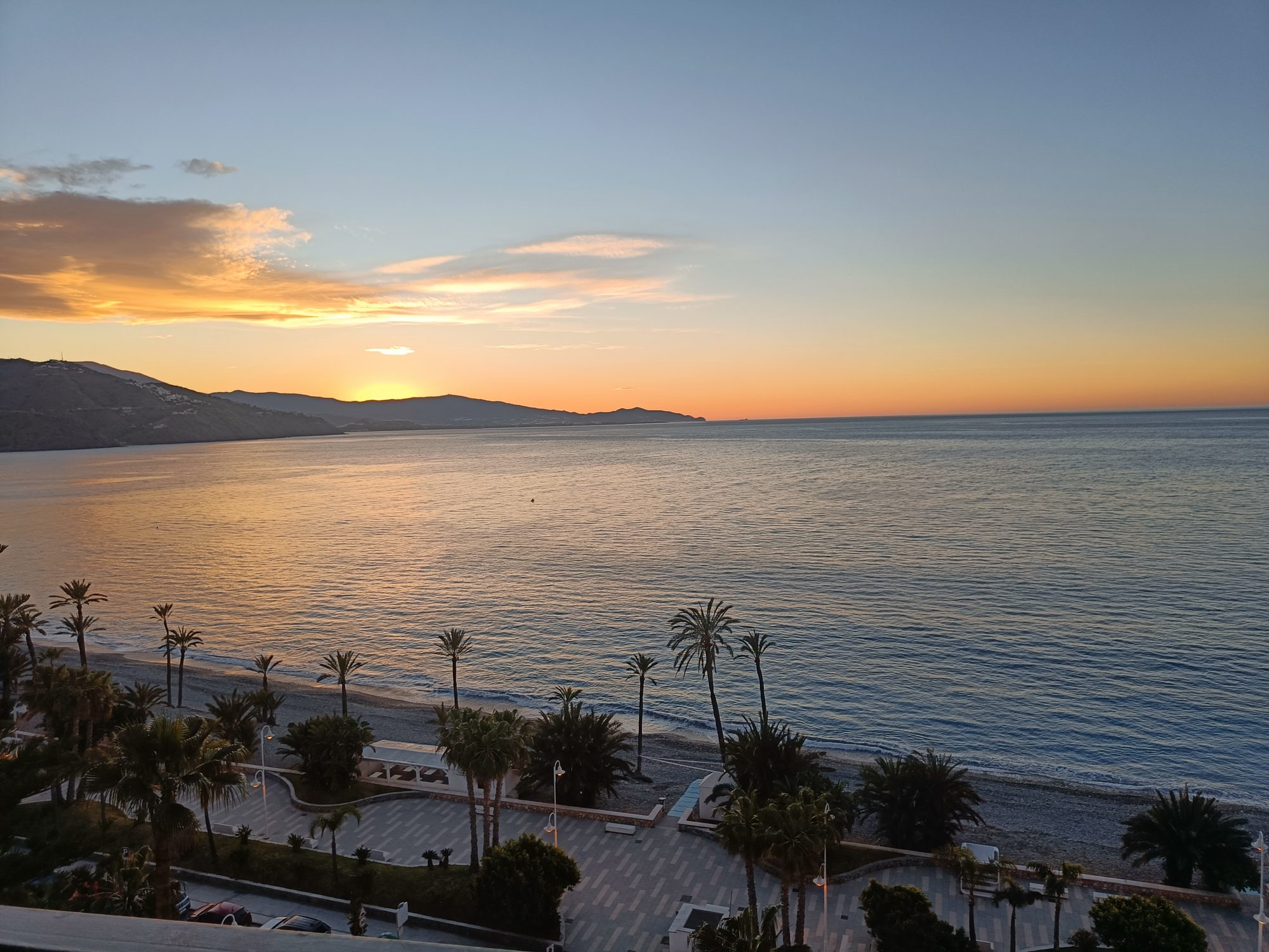 Solopgang over Velilla-stranden
