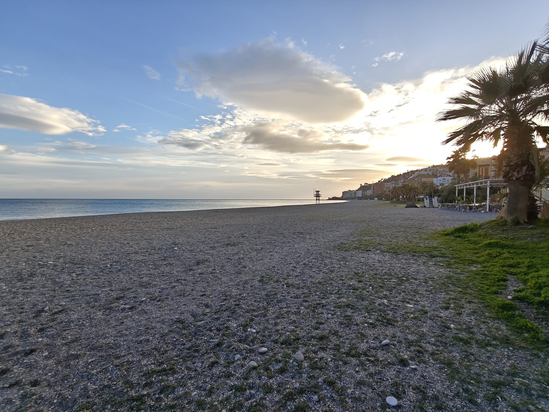 Stranden om morgenen